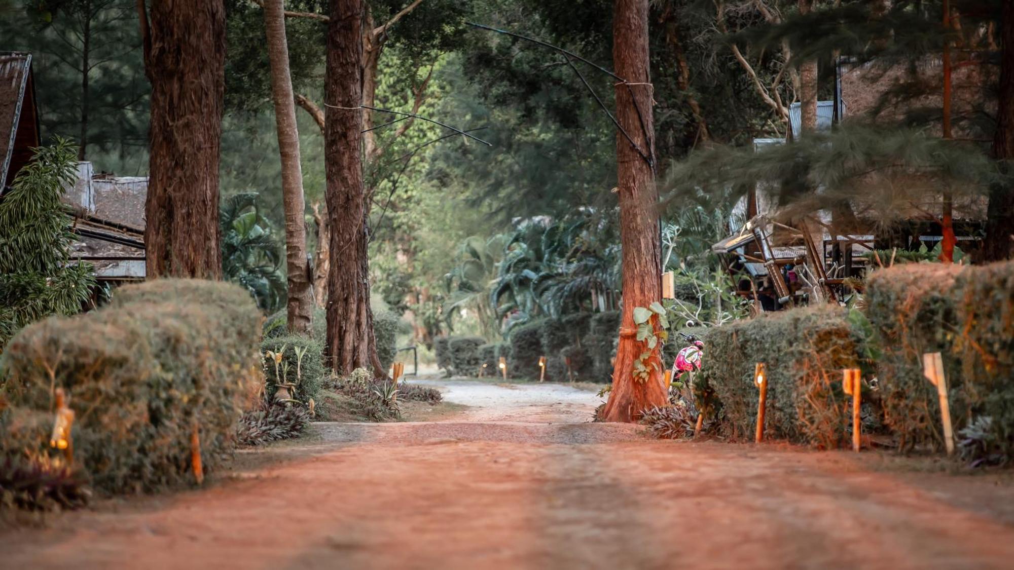 Eco Lanta Hideaway Beach Resort Koh Lanta Exterior photo